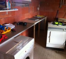 Plan de travail dans le garage