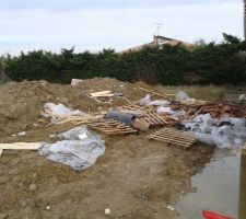 C'est plus un chantier mais un dépotoir !