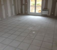 Le carrelage vient d'&ecirc;tre pos&eacute;