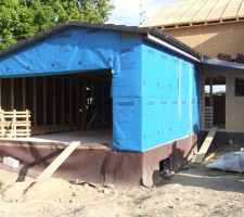 Enfin les tuiles sur le garage