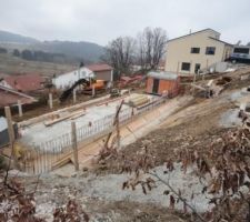 Avril 2013, la dalle a enfin été coulée, l'hiver a décidément été long !