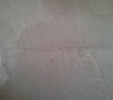 Fissures pas de porte intérieure