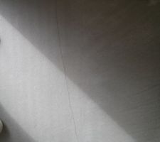 Fissures pas de porte intérieure