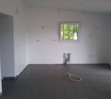 Carrelage de la cuisine fini.