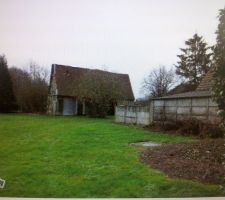 Et voil&agrave; le terrain et oui va falloir faire tomber la grange