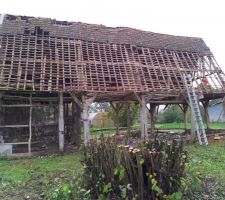 Mon ami a commenc&eacute; &agrave; d&eacute;couvrir la grange