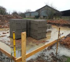 Surprise implantation faite trou fait parpaing livr&eacute; pour vs