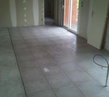 Carrelage s&eacute;jour cuisine (bureau au fond)