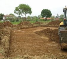 D&eacute;capage du terrain en cour