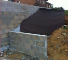 Vue de côté avec mur soutennement