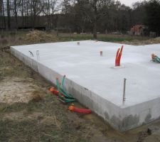 La chappe est coul&eacute;e au 1er dec.. plus qu'a atttendre 3 semaines de s&eacute;chage... reprise des travaux d&eacute;but janvier 2010