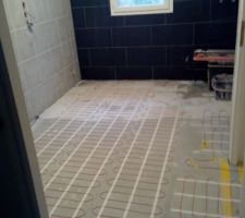Préparation salle de bains parentale
chauffage au sol