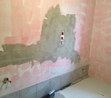 Pr&eacute;paration salle de bains parentale