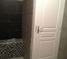 Salle de bains parentale