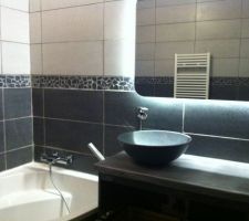 Un grand coupde menage et les joints du sol de la douche et on sera bon