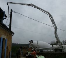 Camion Pumi pour passer par la lucarne