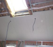Les recoins, et le contour de velux, c'est pénible !