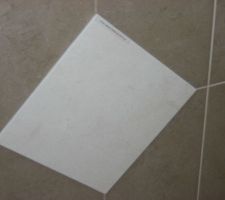 Carrelage au sol salle de bain