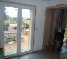 Nouvelle porte fenetre !
on voit le parquet fini !!!