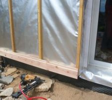 Pose de la 1ère latte de bardage douglas