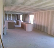 Photo prise du salon vers la salle a manger