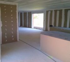 La future cuisine avec a gauche la salle a manger