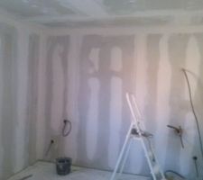 La chambre de mon grand fils a termin&eacute;e cot&eacute; lit