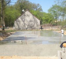 Dalle terminée . Notre projet prnd vie !!!