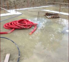 La piscine se remplie