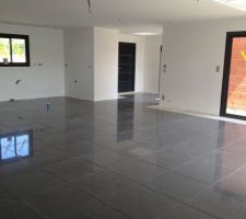 Pose du carrelage salon sejour