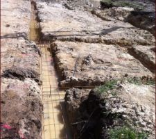 La pose du ferraillage a été faite... Reste à pomper l'eau !