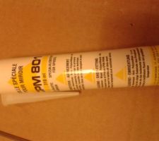 Colle pour Crédence