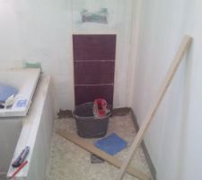 Carrelage de la douche italienne.
