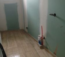 Toujours carrelage imitation bois salle de bain &eacute;tage