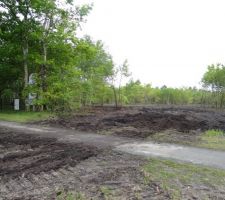 L'entr&eacute;e du lotissement vu de la piste cyclable