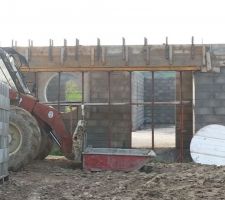 Poutre d'avanc&eacute;e de toit en construction