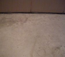 Presque 1 cm entre la faience et le bac