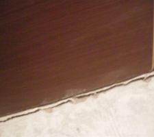 Le bac a douche italienne a carreler nu, faience a presque 1cm.