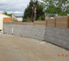 La route goudronn&eacute;e n'est pas encore faite. L'ouverture terrain non plus !