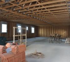 Une vue int&eacute;rieure de la porte d'entr&eacute;e...