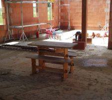 Notre petit coin repas pour pique-niquer sur le chantier...