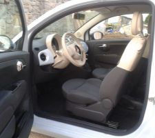Sympa l interieur.
maintenant je roule en belle italienne !