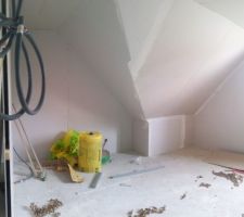 Cloisons de la chambre 3