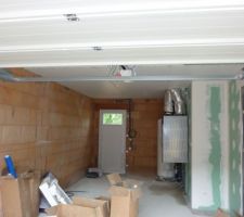 Placo du garage enfin fini ... reste plus qu'à faire les murs (par nos soins) cet hiver