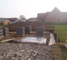 Doucement mais surement. Travail propre!