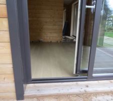 La m&ecirc;me chose vue depuis l'ext&eacute;rieur