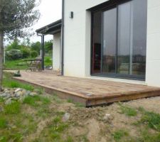 Terrasse terminer à nettoyer de la boue