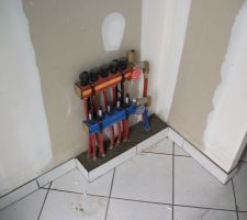 Finition dans le placard de l'entr&eacute;e