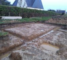 Le terrassement... sous la pluie... heureusement &ccedil;a s'arr&ecirc;te juste apr&egrave;s!