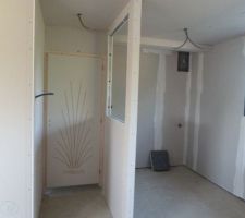 Petit couloir wc   partie bureau.